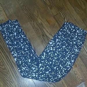 Athletic pants / yoga leggings